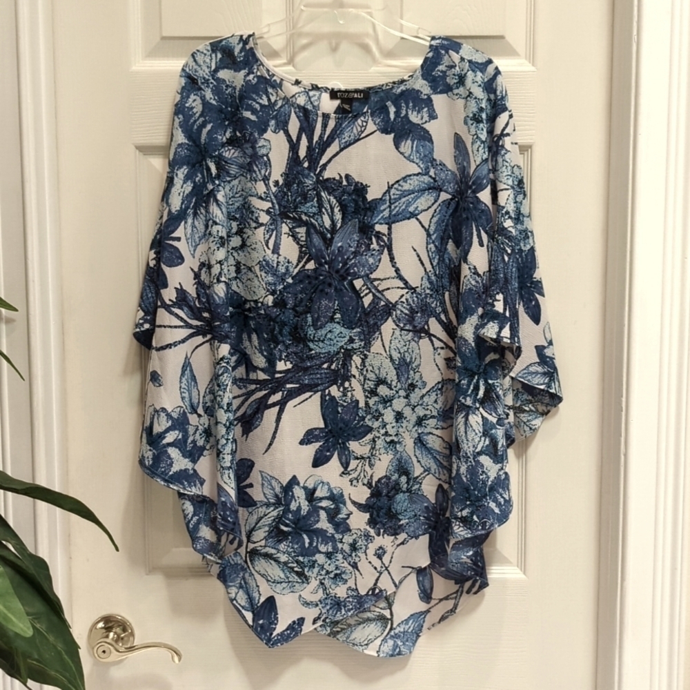 Roz & Ali Women's Blue & White Floral Batwing Sleeve Blouse Size 2X